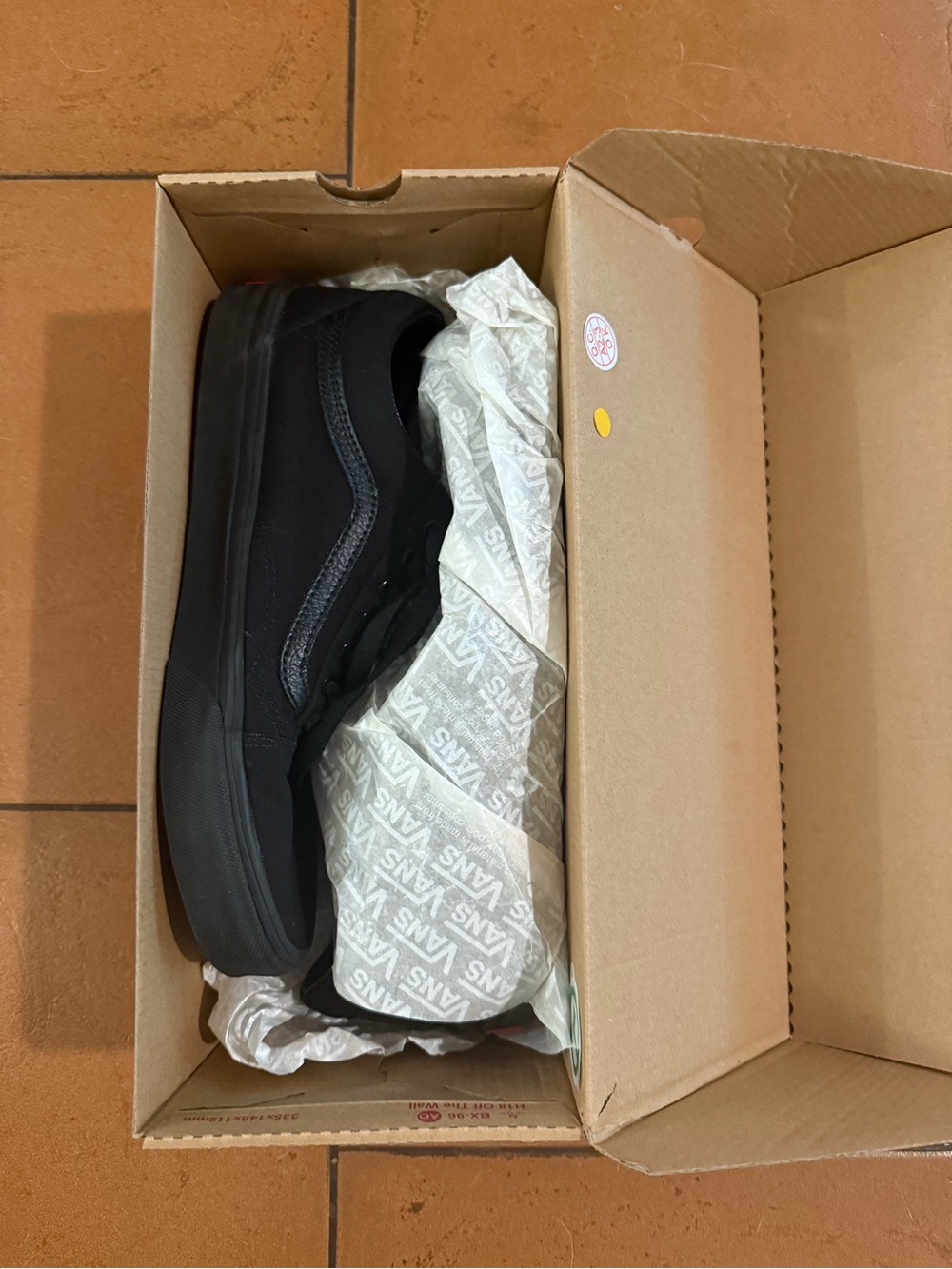 NWT Vans Black Low-Top Canvas Sneakers with Black Stripe Mens 9.5 Women’s 11 - Picture 3 of 11